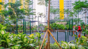 Modern 2BR Apartment for 4 Pax at Springlake Summarecon By Travelio